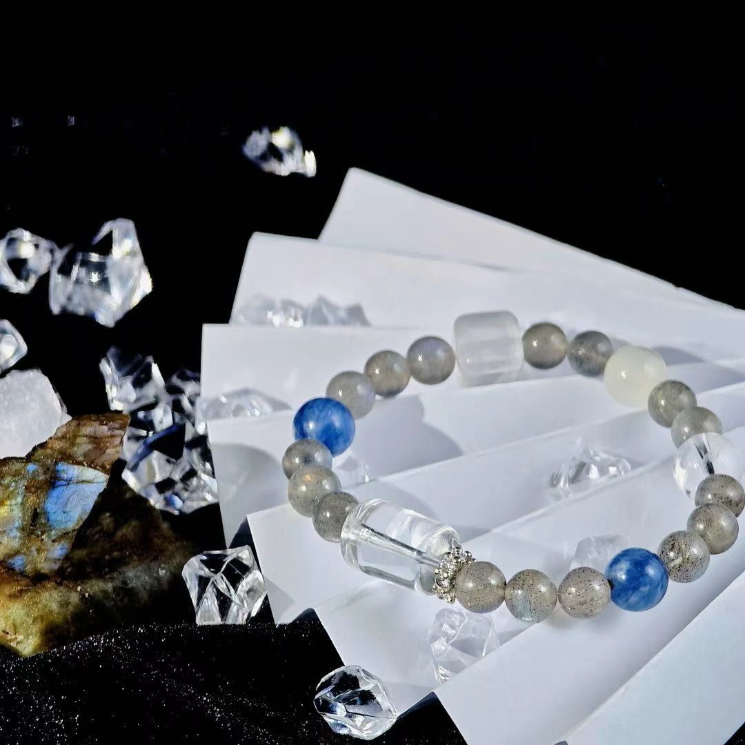 "The Moon" - Tarot&Natural Crystal Bracelet - Moon & Kyanite To Pursue Your Hidden Dreams